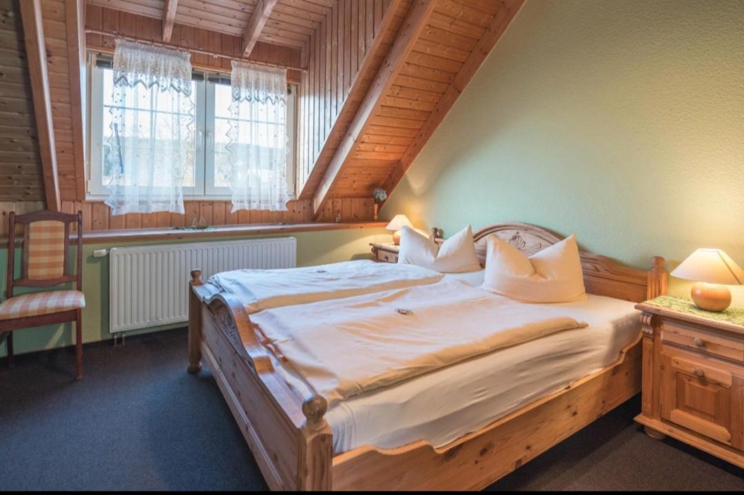 Landhotel Weingut Schulze Freyburg Buitenkant foto