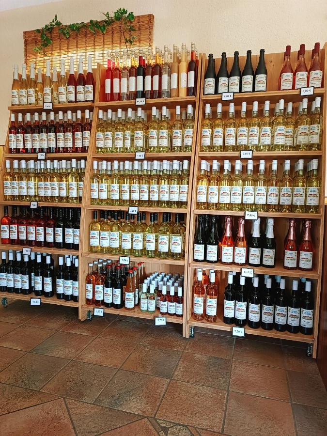 Landhotel Weingut Schulze Freyburg Buitenkant foto