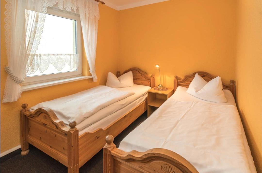 Landhotel Weingut Schulze Freyburg Buitenkant foto