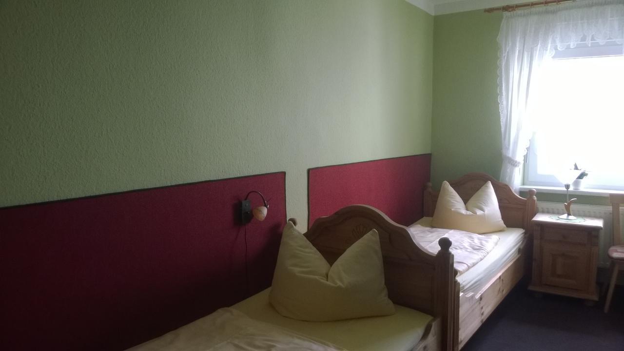 Landhotel Weingut Schulze Freyburg Buitenkant foto
