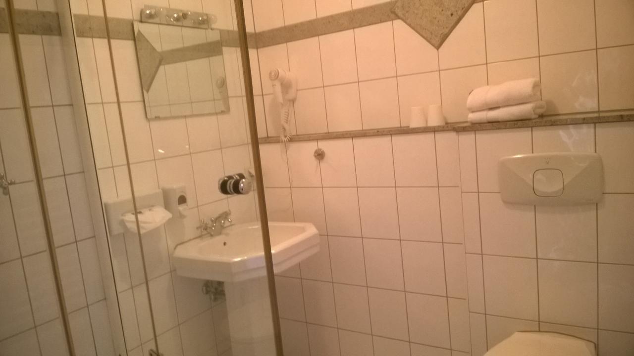 Landhotel Weingut Schulze Freyburg Buitenkant foto